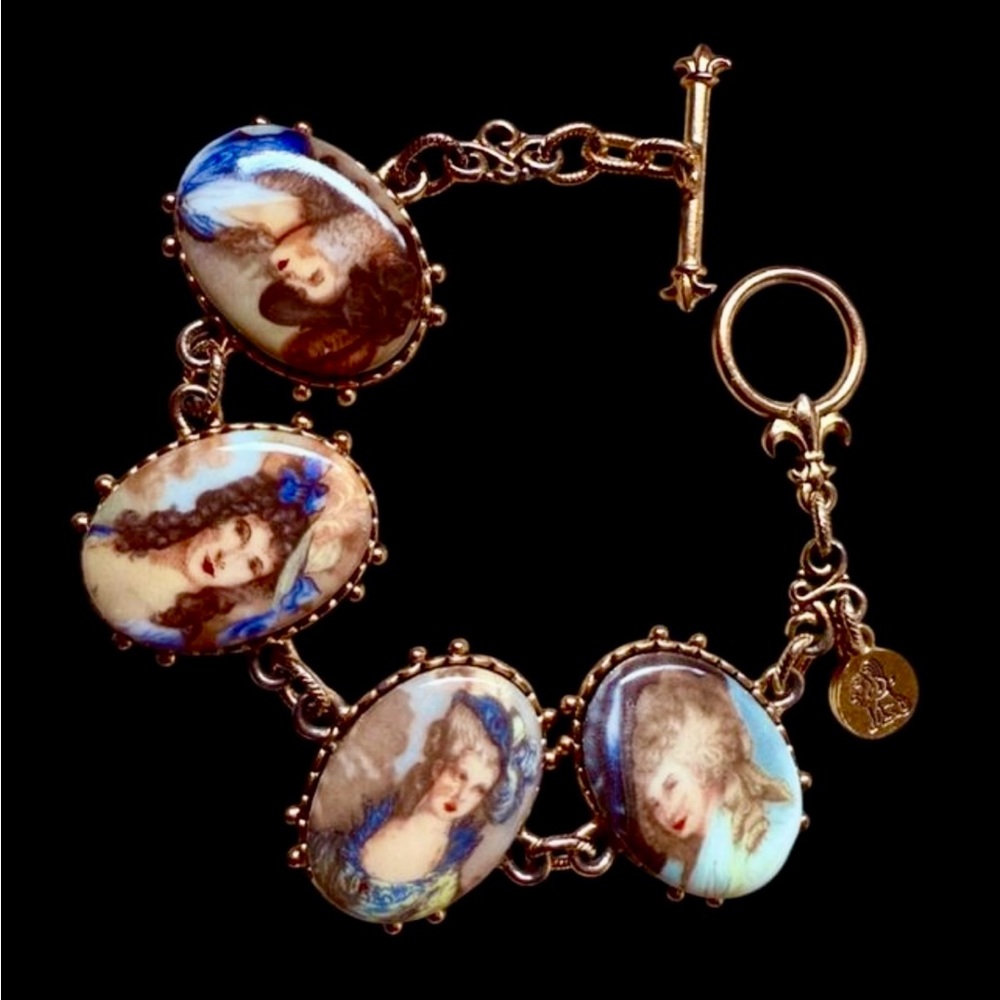 Vintage Signed ROBIN STEELE Inc Gold Tone Victorian Revival 4 Cameo Bracelet